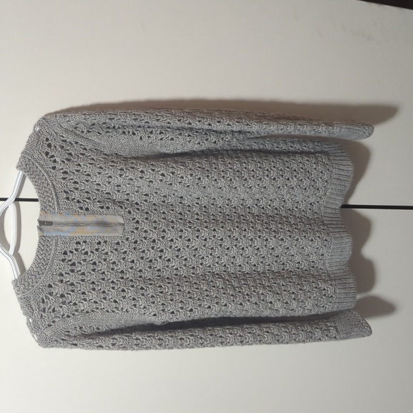 Women's Banana Republic Sweater - Picture 2 of 6